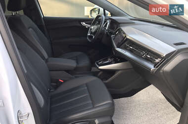 Внедорожник / Кроссовер Audi Q4 e-tron 2023 в 