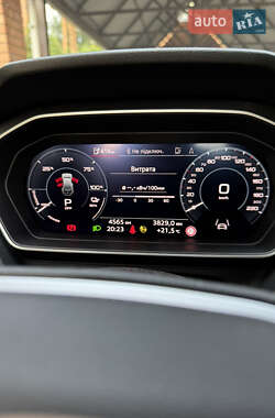Позашляховик / Кросовер Audi Q4 e-tron 2024 в 