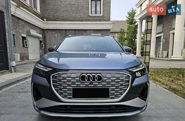 Внедорожник / Кроссовер Audi Q4 e-tron 2023 в 