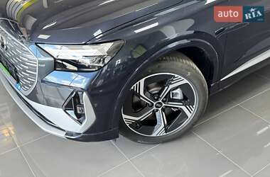 Позашляховик / Кросовер Audi Q4 e-tron 2025 в 
