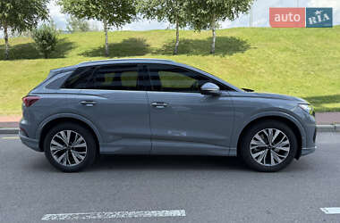 Позашляховик / Кросовер Audi Q4 e-tron 2023 в 