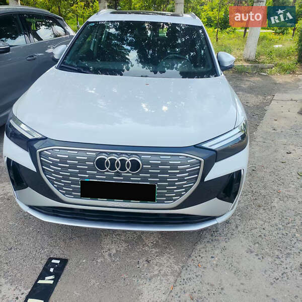 Внедорожник / Кроссовер Audi Q4 e-tron 2023 в Киеве