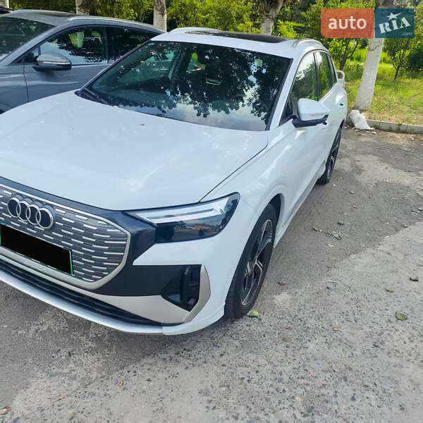 Внедорожник / Кроссовер Audi Q4 e-tron 2023 в Киеве