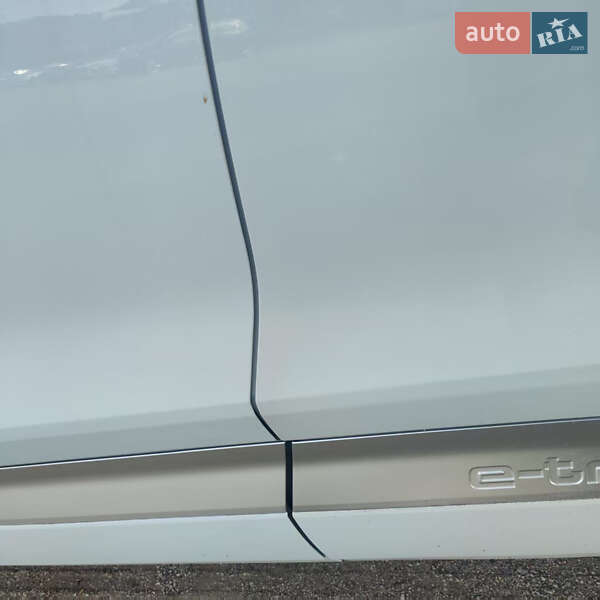 Внедорожник / Кроссовер Audi Q4 e-tron 2023 в Киеве