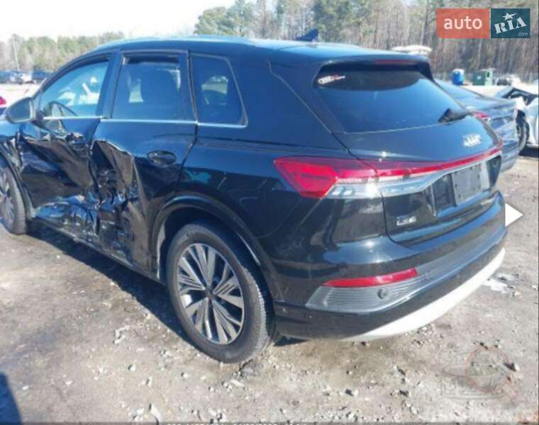 Позашляховик / Кросовер Audi Q4 e-tron 2022 в Києві
