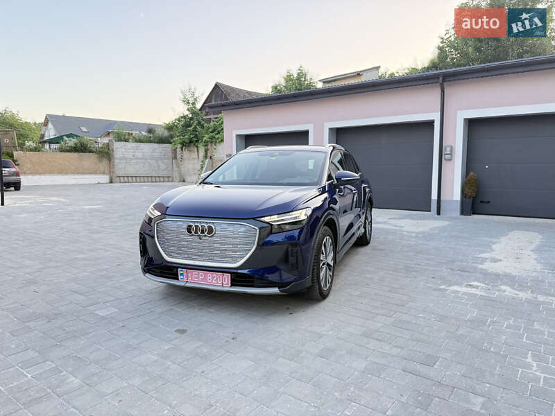 Внедорожник / Кроссовер Audi Q4 e-tron 2023 в 