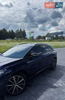 Внедорожник / Кроссовер Audi Q4 e-tron 2022 в 
