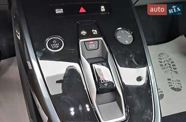 Внедорожник / Кроссовер Audi Q4 e-tron 2025 в 