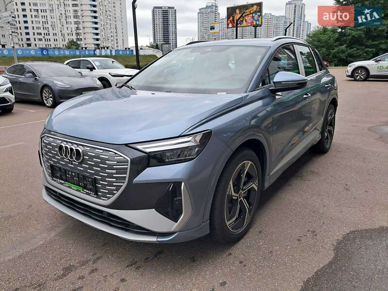 Внедорожник / Кроссовер Audi Q4 e-tron 2025 в 