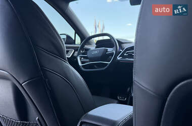 Внедорожник / Кроссовер Audi Q4 e-tron 2023 в 