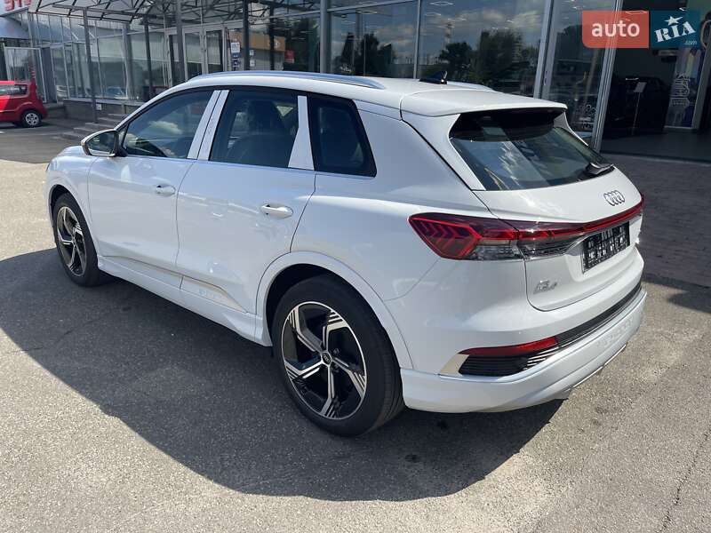Позашляховик / Кросовер Audi Q4 e-tron 2025 в Києві