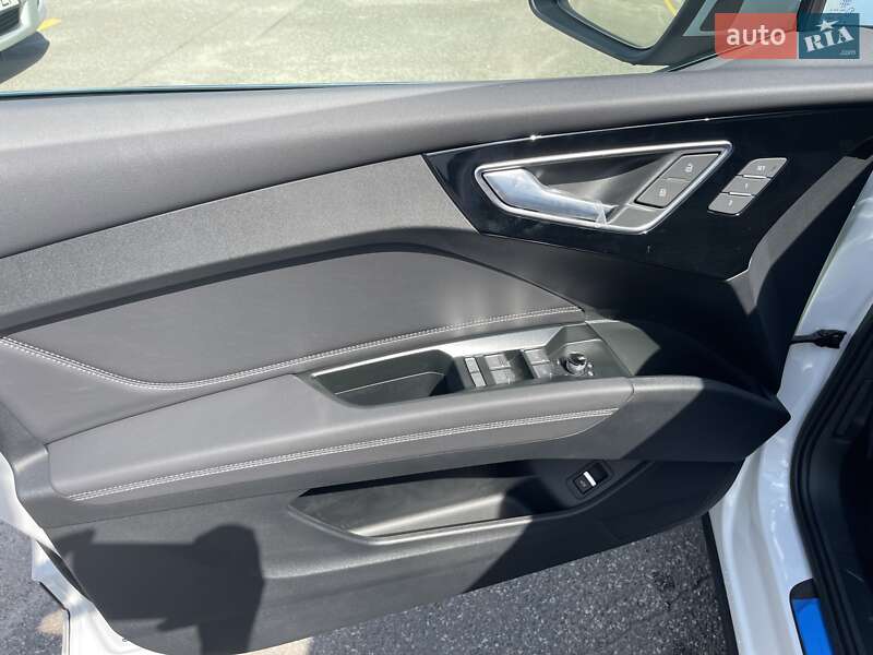 Позашляховик / Кросовер Audi Q4 e-tron 2025 в Києві