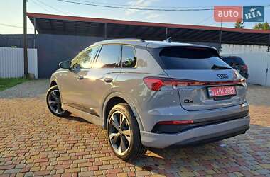 Внедорожник / Кроссовер Audi Q4 e-tron 2023 в 