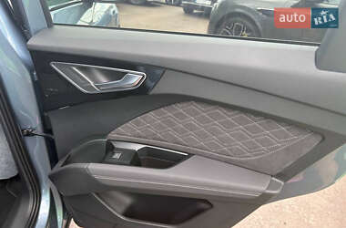 Внедорожник / Кроссовер Audi Q4 e-tron 2024 в 