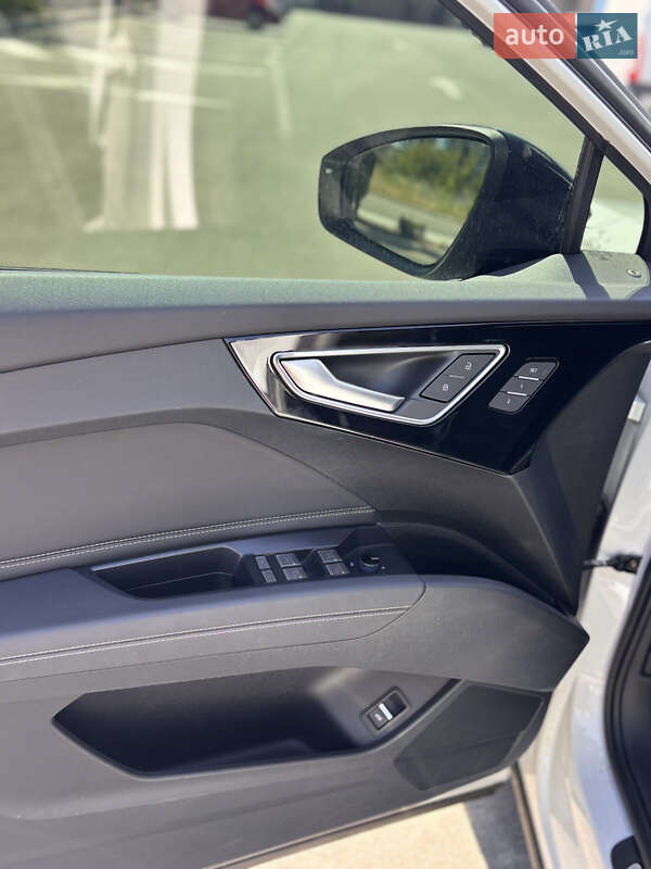 Внедорожник / Кроссовер Audi Q4 e-tron 2023 в Киеве