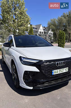 Внедорожник / Кроссовер Audi Q4 e-tron 2023 в 
