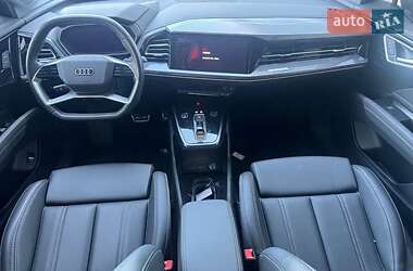 Внедорожник / Кроссовер Audi Q4 e-tron 2024 в 