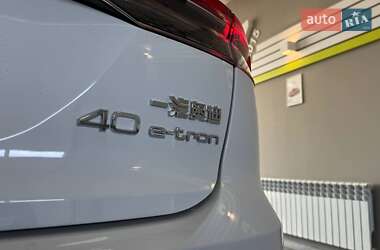 Внедорожник / Кроссовер Audi Q4 e-tron 2025 в 
