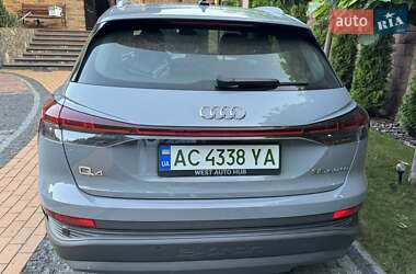 Позашляховик / Кросовер Audi Q4 e-tron 2021 в 