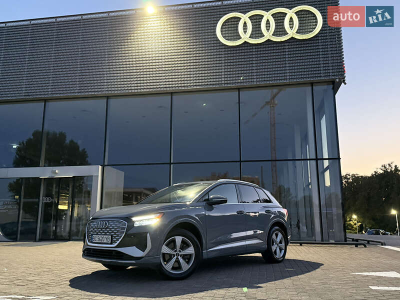 Внедорожник / Кроссовер Audi Q4 e-tron 2023 в 
