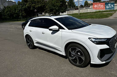 Внедорожник / Кроссовер Audi Q4 e-tron 2024 в 