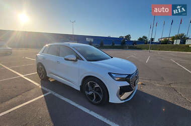 Внедорожник / Кроссовер Audi Q4 e-tron 2023 в 