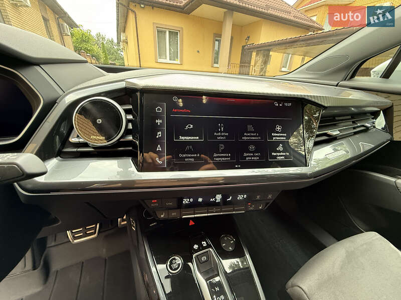 Позашляховик / Кросовер Audi Q4 e-tron 2023 в Дніпрі