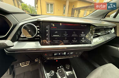 Позашляховик / Кросовер Audi Q4 e-tron 2023 в 
