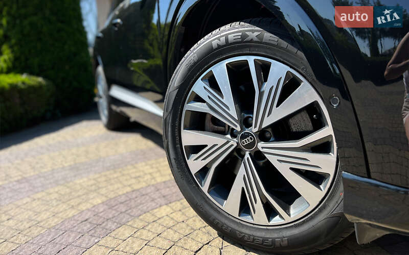 Внедорожник / Кроссовер Audi Q4 e-tron 2022 в Львове