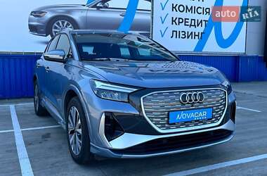 Позашляховик / Кросовер Audi Q4 e-tron 2023 в 