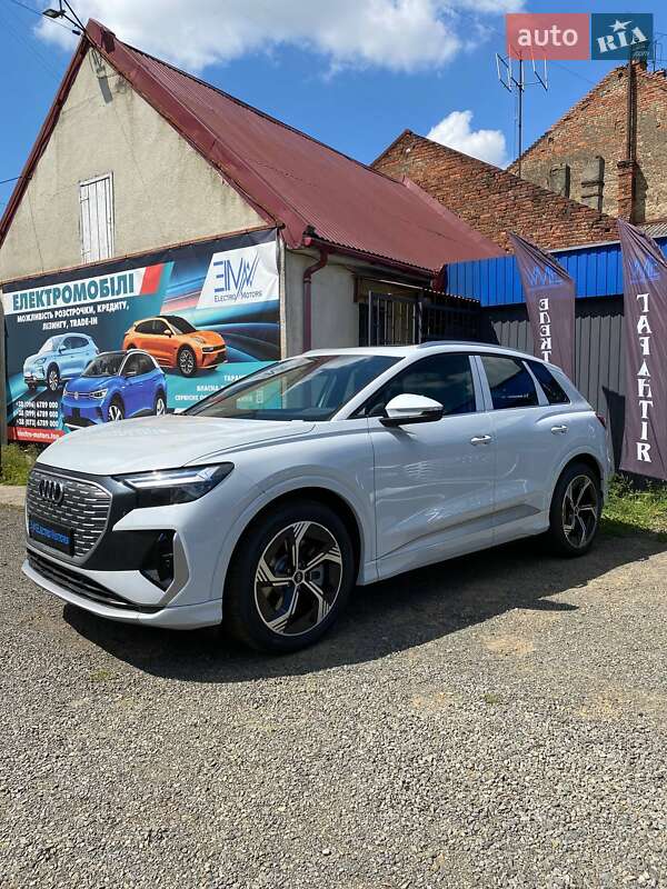 Внедорожник / Кроссовер Audi Q4 e-tron 2025 в 