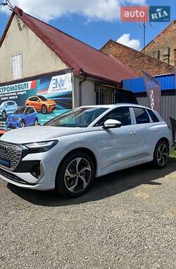 Внедорожник / Кроссовер Audi Q4 e-tron 2025 в 