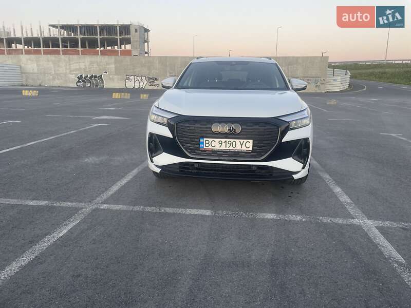 Позашляховик / Кросовер Audi Q4 e-tron 2024 в Львові