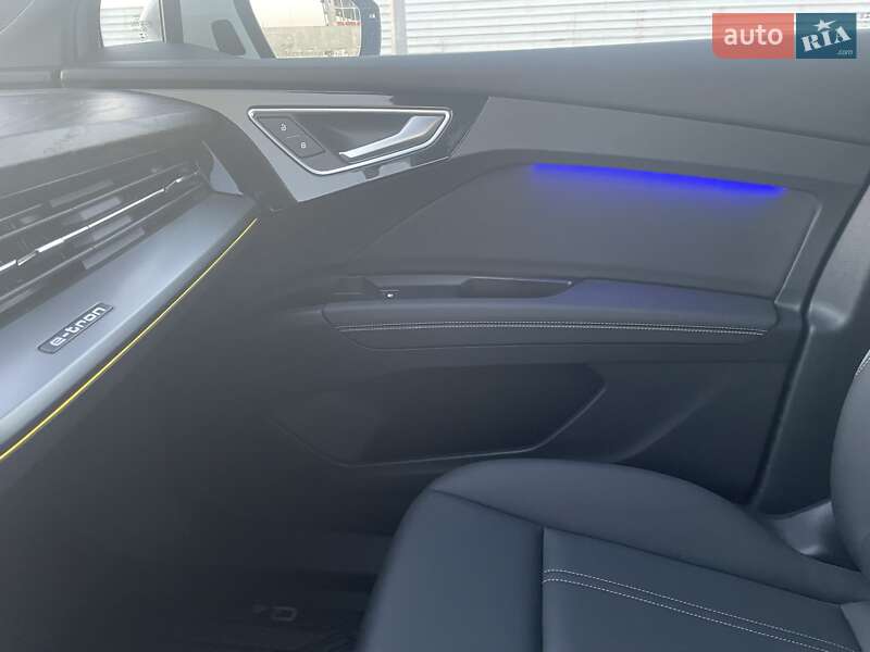 Позашляховик / Кросовер Audi Q4 e-tron 2024 в Львові