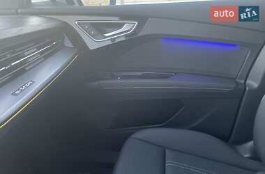 Внедорожник / Кроссовер Audi Q4 e-tron 2024 в 