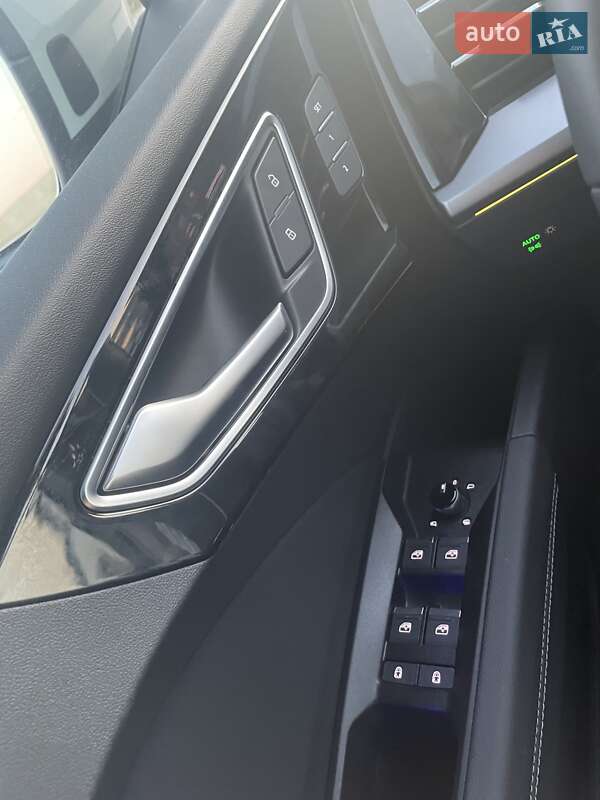 Позашляховик / Кросовер Audi Q4 e-tron 2024 в Львові