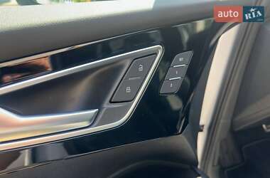 Внедорожник / Кроссовер Audi Q4 e-tron 2023 в 