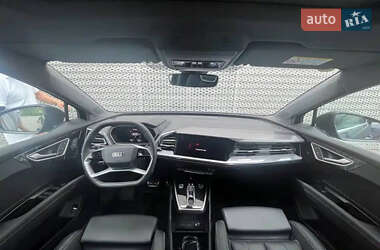 Внедорожник / Кроссовер Audi Q4 e-tron 2024 в 