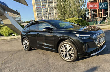 Внедорожник / Кроссовер Audi Q4 e-tron 2023 в 