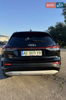 Внедорожник / Кроссовер Audi Q4 e-tron 2023 в 