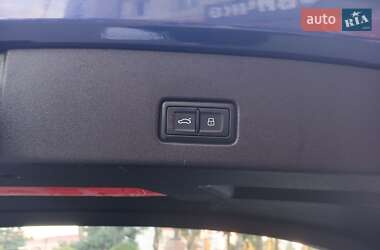 Позашляховик / Кросовер Audi Q4 e-tron 2021 в 