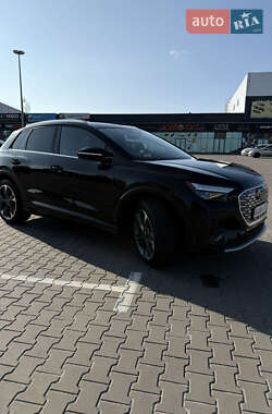 Внедорожник / Кроссовер Audi Q4 e-tron 2021 в 