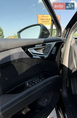 Внедорожник / Кроссовер Audi Q4 e-tron 2021 в Киеве