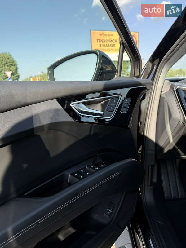 Внедорожник / Кроссовер Audi Q4 e-tron 2021 в Киеве