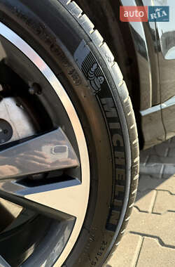 Внедорожник / Кроссовер Audi Q4 e-tron 2021 в Киеве