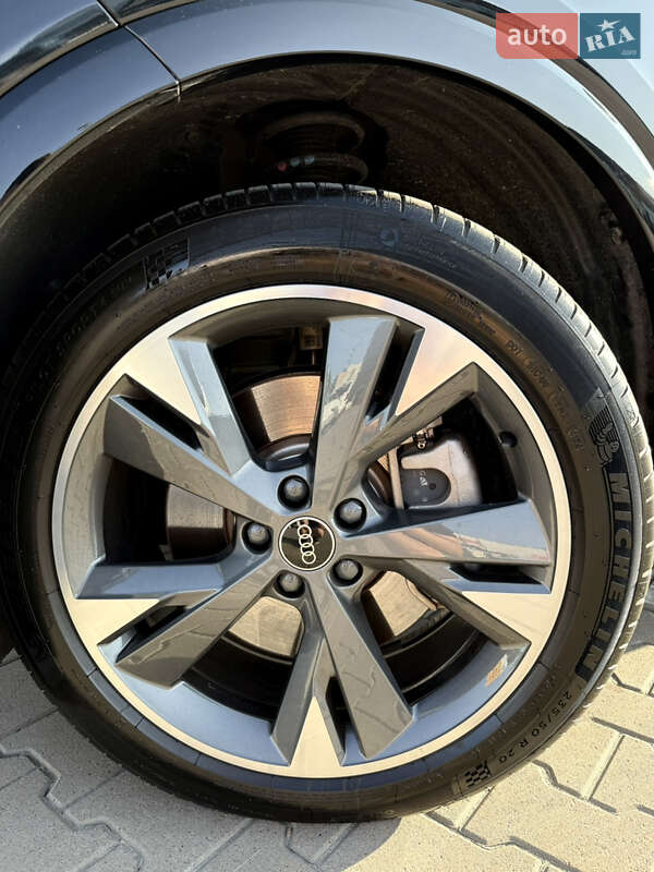 Внедорожник / Кроссовер Audi Q4 e-tron 2021 в Киеве