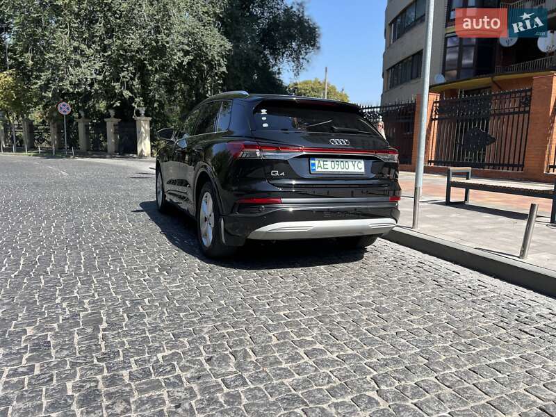 Позашляховик / Кросовер Audi Q4 e-tron 2022 в Дніпрі
