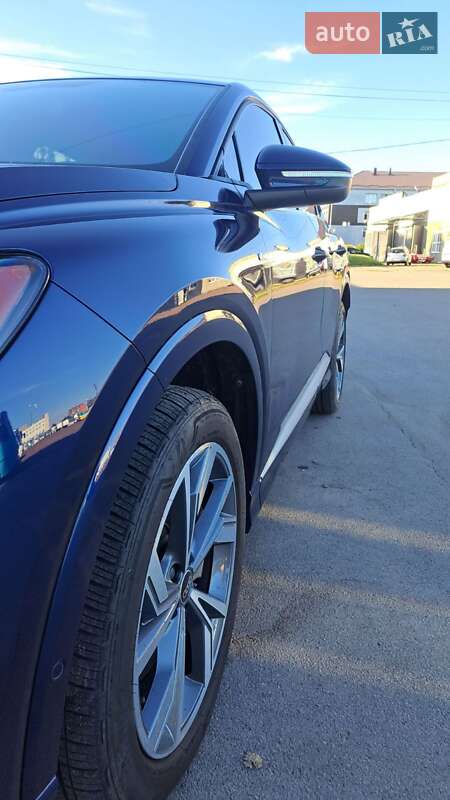 Позашляховик / Кросовер Audi Q4 e-tron 2023 в Борисполі