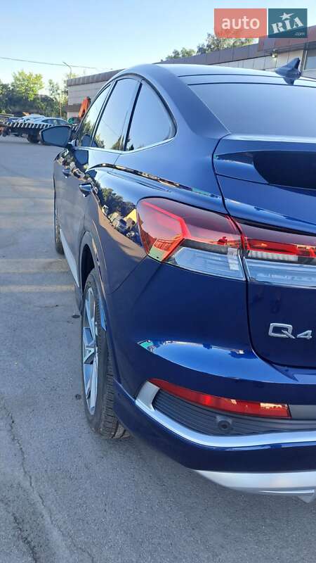 Позашляховик / Кросовер Audi Q4 e-tron 2023 в Борисполі