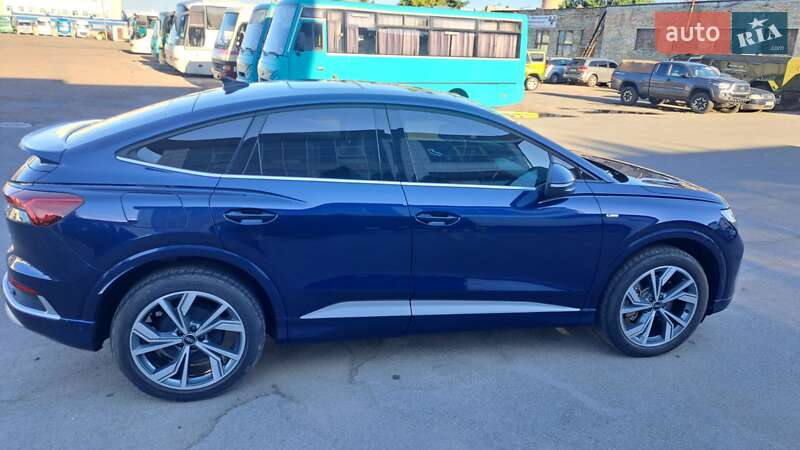 Позашляховик / Кросовер Audi Q4 e-tron 2023 в Борисполі